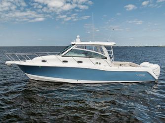 34' Boston Whaler 2018