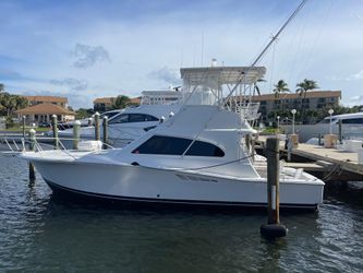 37' Luhrs 2001