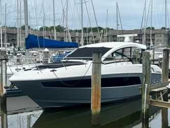 39' Cruisers Yachts 2017
