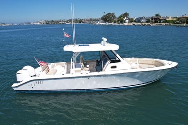 32' Pursuit 2017 Yacht For Sale