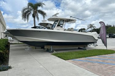 28' Boston Whaler 2020