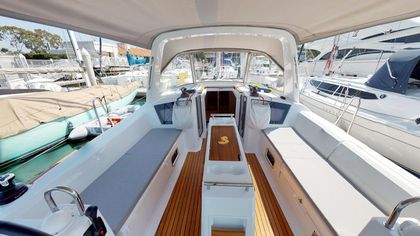 38' Beneteau 2019
