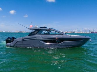 42' Cruisers Yachts 2023