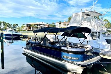 Tahoe Pontoon Cascade Entertainer