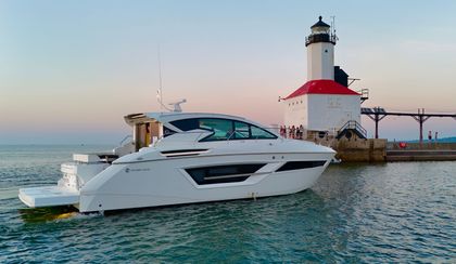 46' Cruisers Yachts 2019