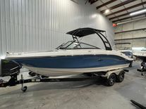 Sea Ray SPX 210