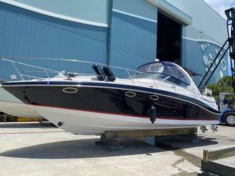 38' Four Winns 2005
