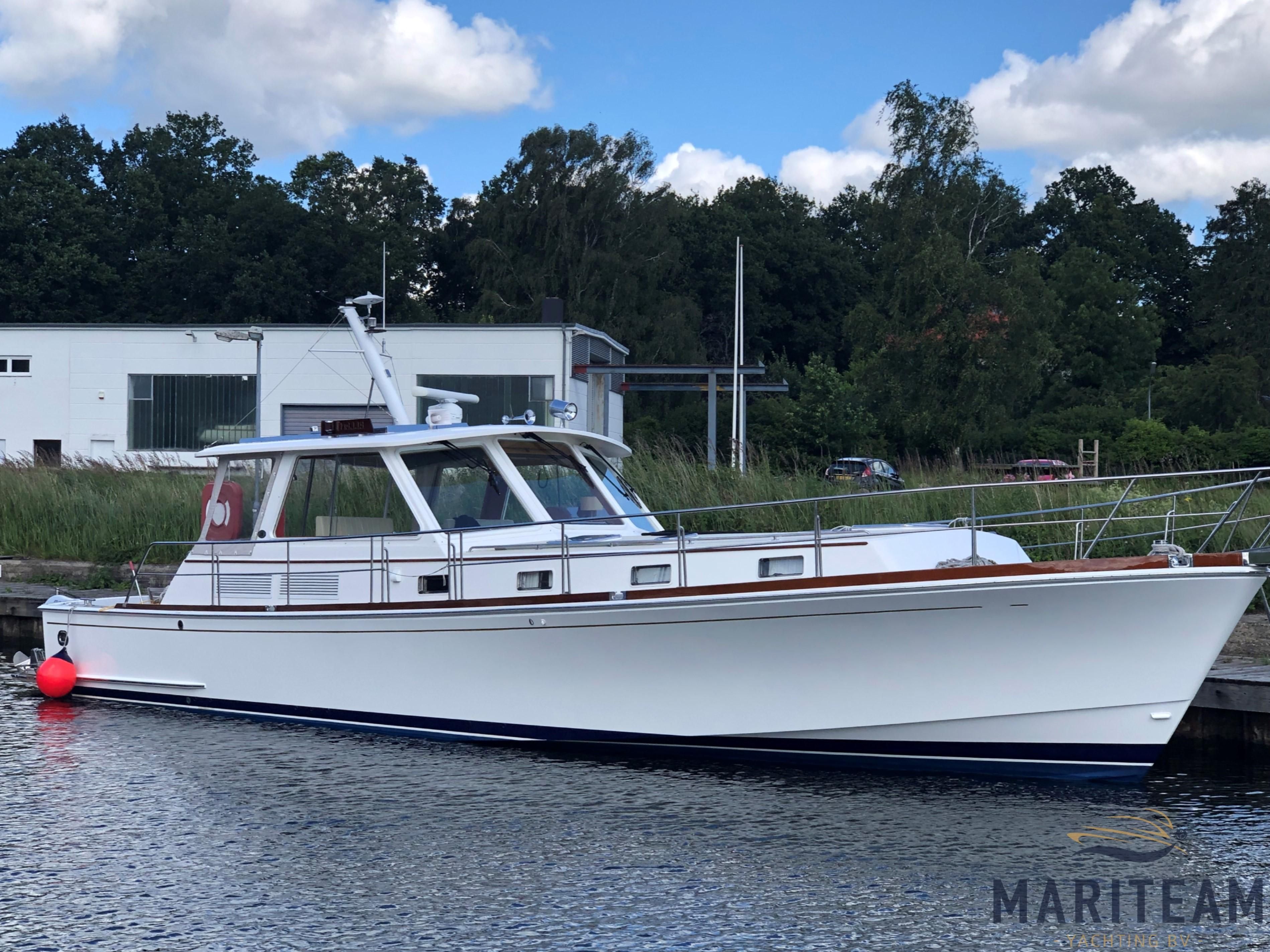 2002 Grand Banks Eastbay 49 HX Motor Yacht for sale