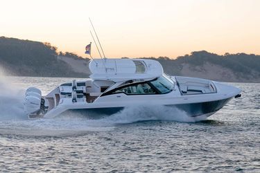 38' Tiara Yachts 2021