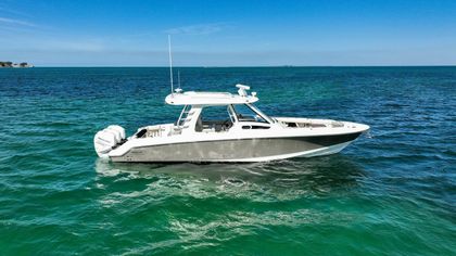 35' Boston Whaler 2019