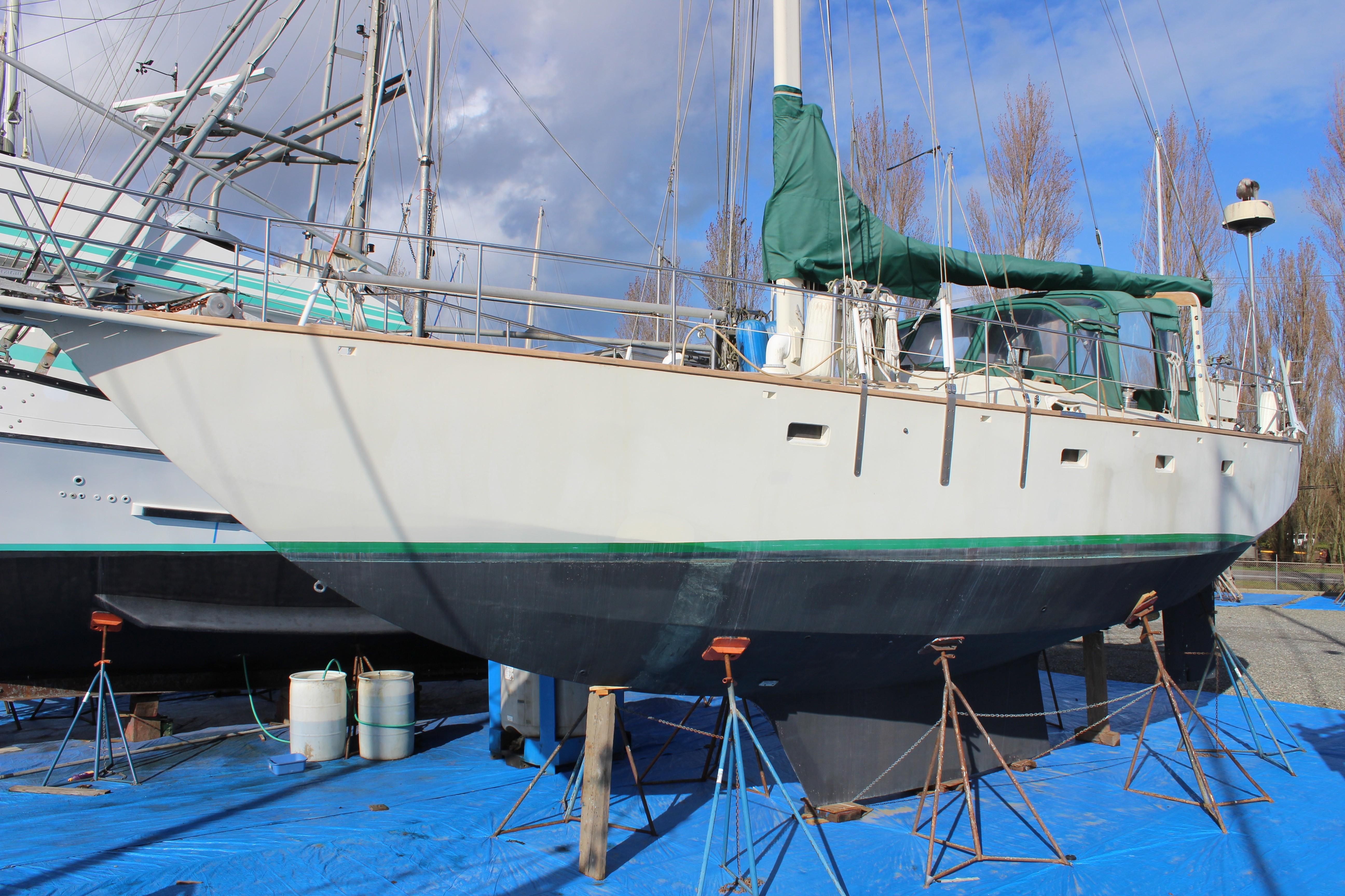 bruce roberts yacht for sale