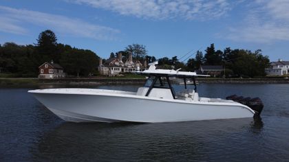 39' Yellowfin 2022