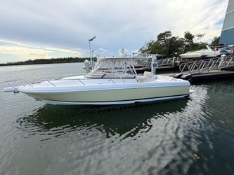 35' Intrepid 2006