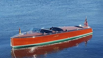30' Hacker-craft 1989
