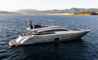 Pershing 92