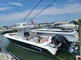 35' Spectre 2018
