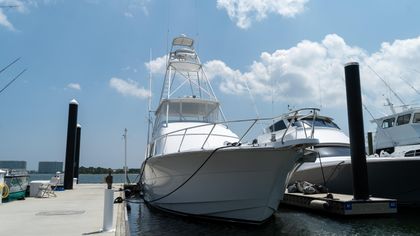 64' Hatteras 2006