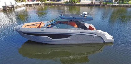 38' Cruisers Yachts 2023