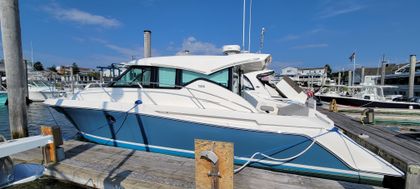 39' Tiara Yachts 2018