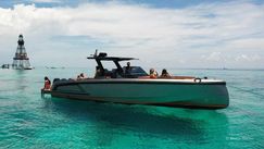 Vanquish Yachts VQ40 T-Top