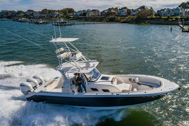 37' Edgewater 2022