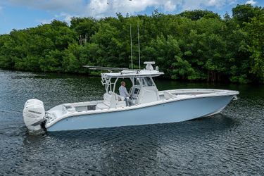 36' Yellowfin 2021