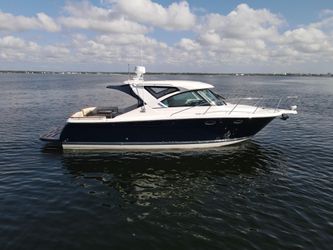 31' Tiara Yachts 2014