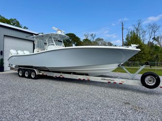 36' Yellowfin 2022