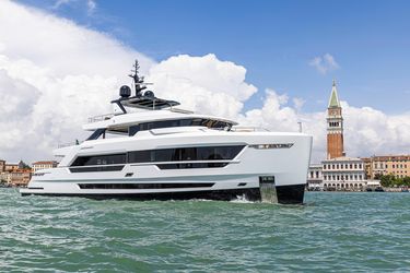 120' Ocean King 2027