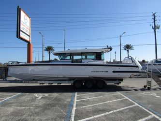 38' Axopar 2025