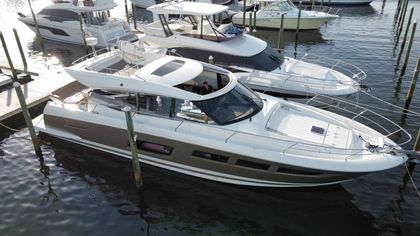 56' Prestige 2015