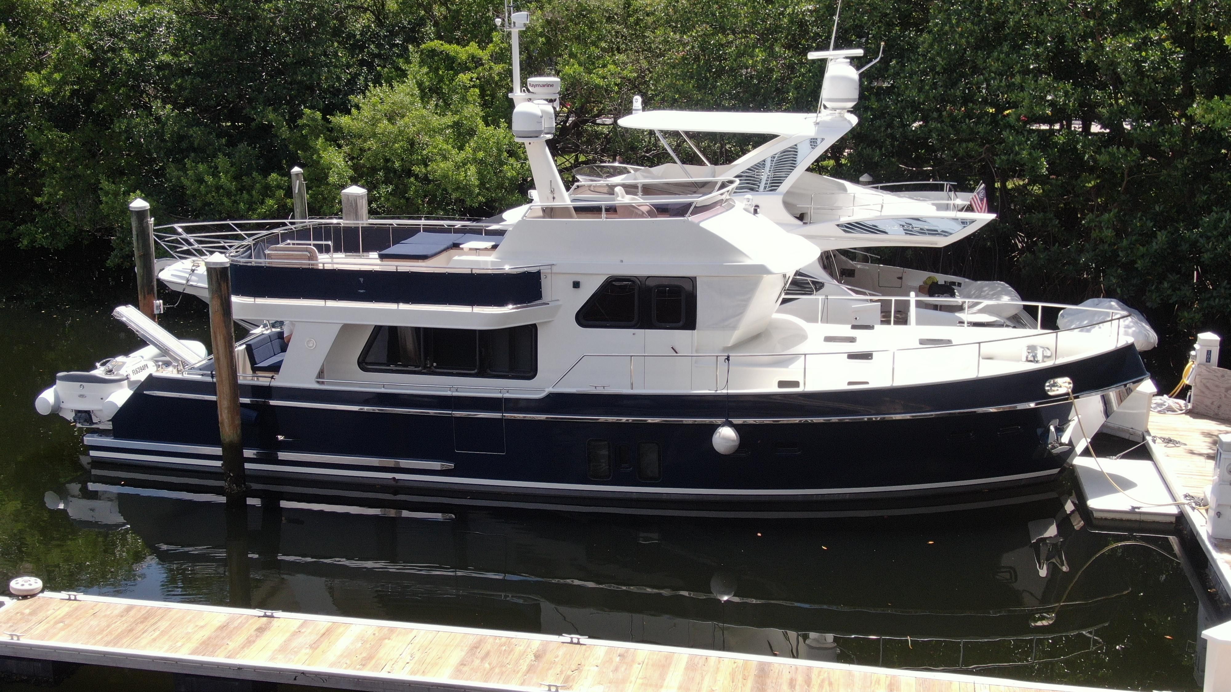 privateer motor yachts