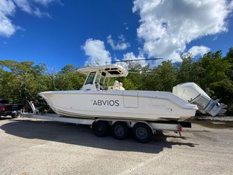 33' Boston Whaler 2020