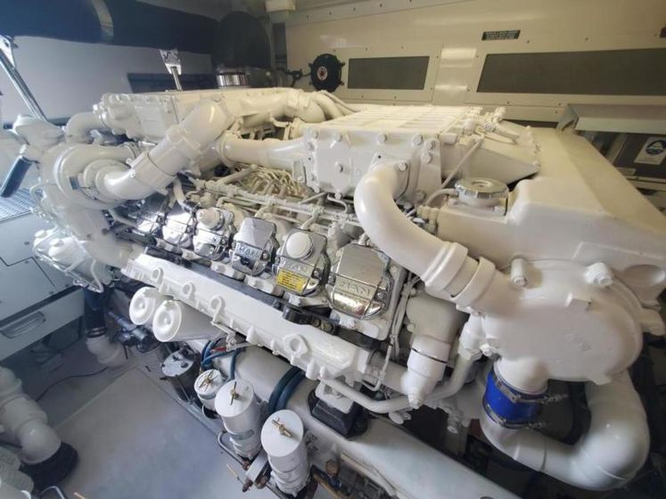 A Salt Weapon Yacht Photos Pics Cabo 52 A Salt Weapon - Engine room