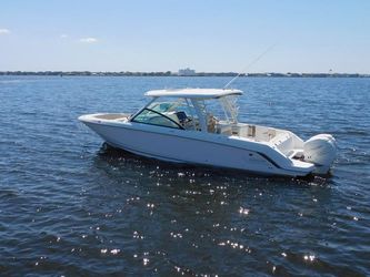 32' Boston Whaler 2016