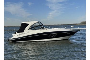 35' Cruisers Yachts 2014