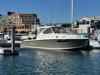 35' Pursuit 2017