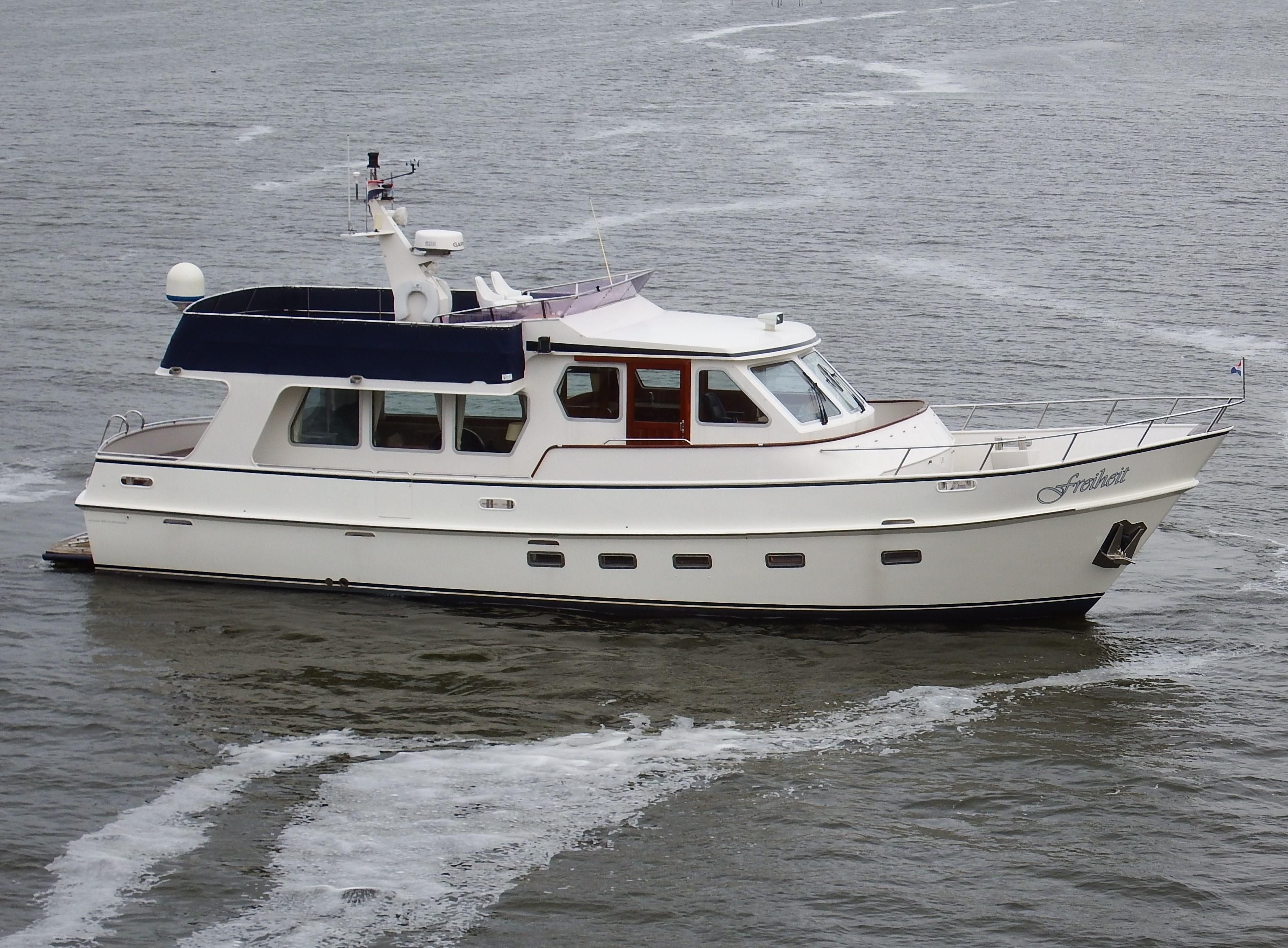 trawler yacht usato