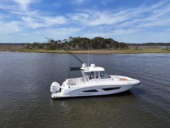 33' Regal 2020