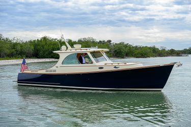 37' Hinckley 2013