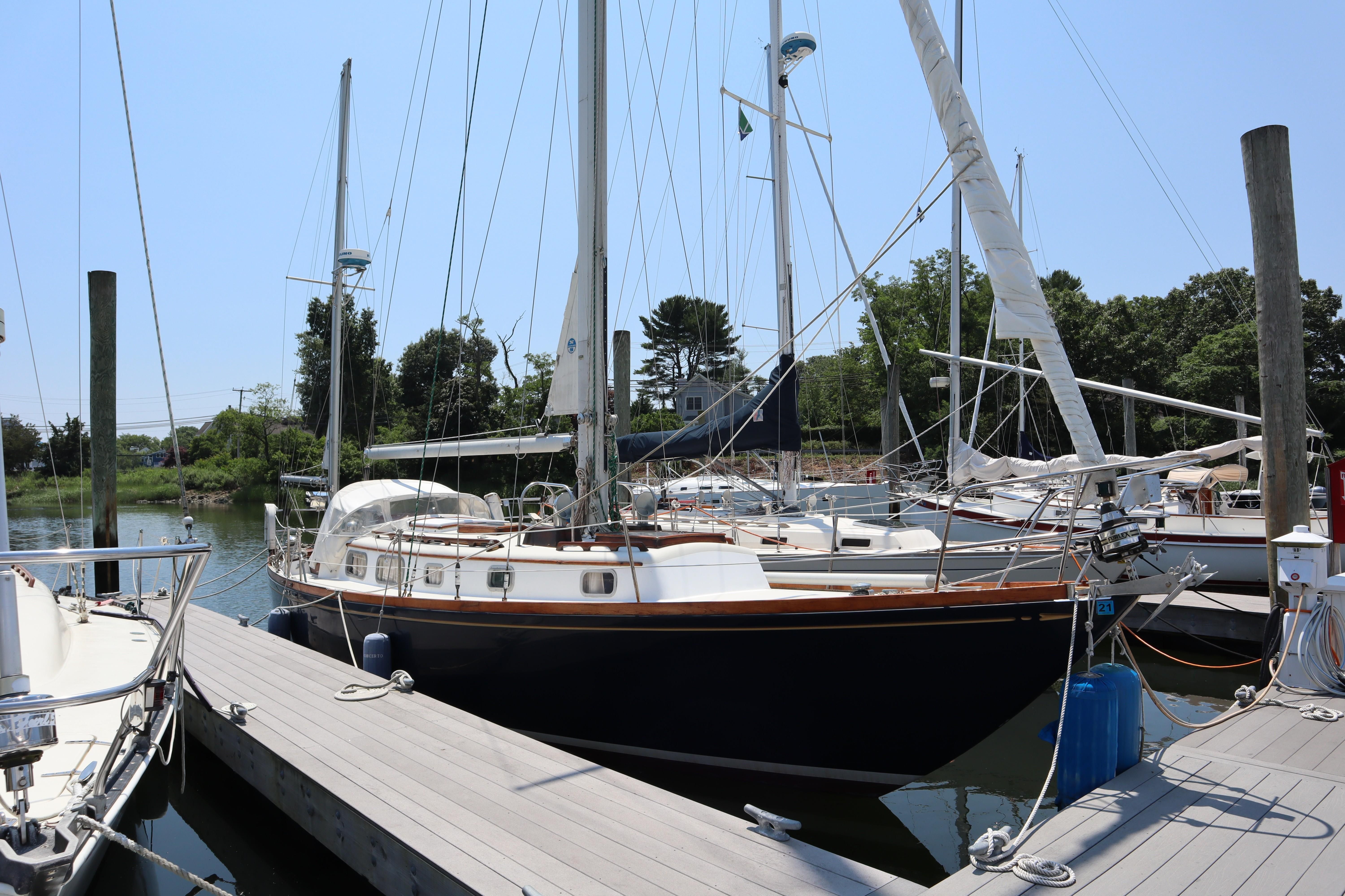40 ft bristol sailboat