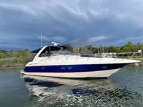 Cruisers Yachts 440 Express
