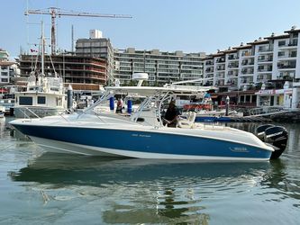 32' Boston Whaler 2009