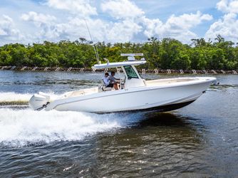 33' Boston Whaler 2020