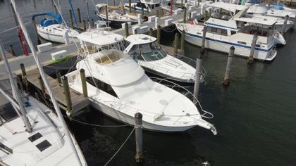 37' Riviera 2002