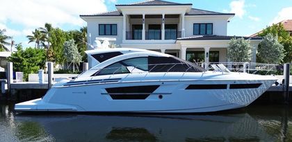 54' Cruisers Yachts 2017