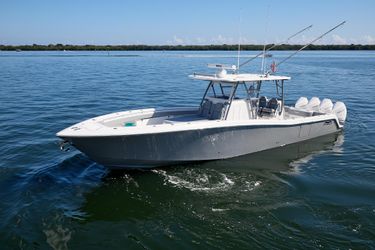 39' Invincible 2023
