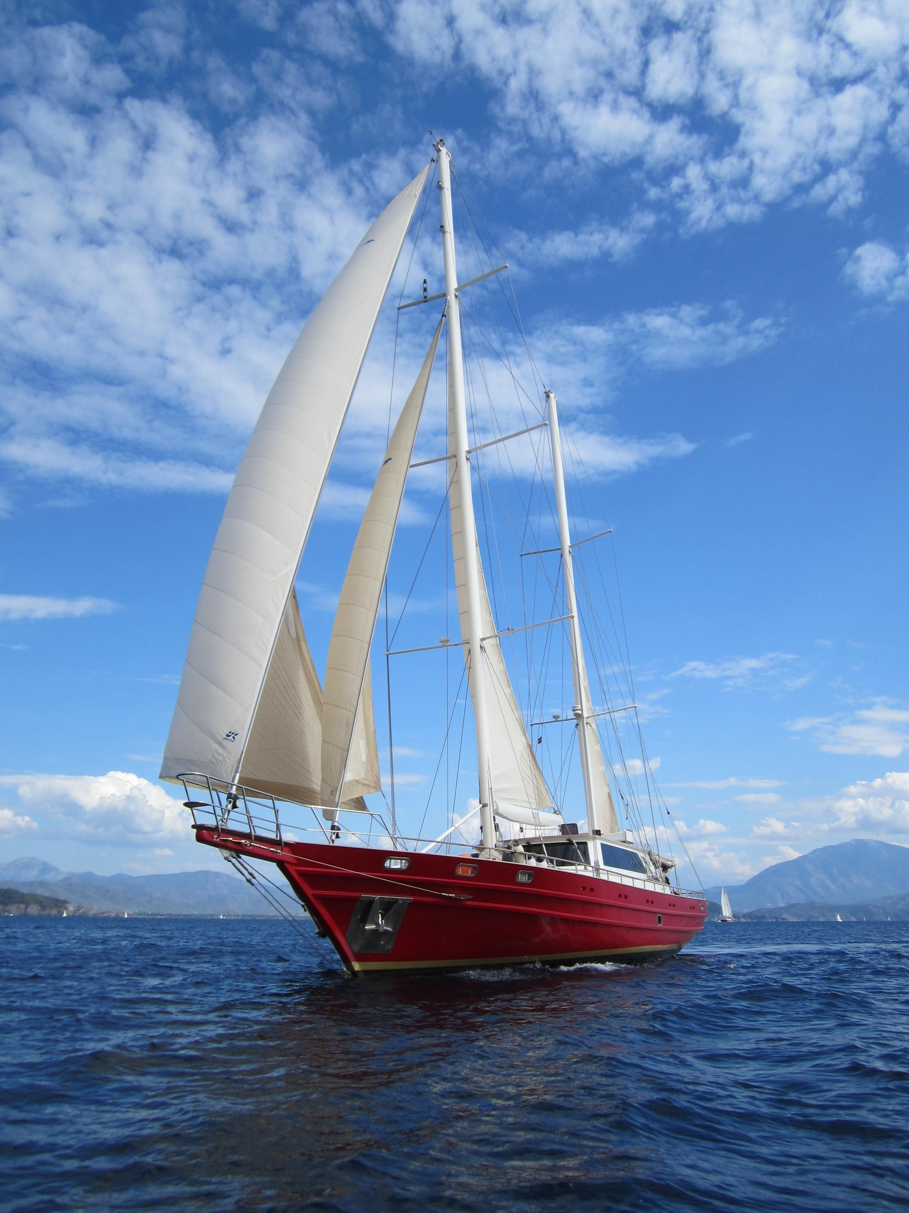 ketch sailing yacht