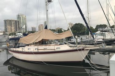 37' Island Packet 1995