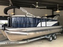 Crest 220 LX SLC